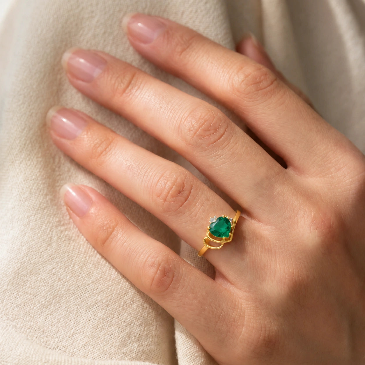 Yellow Gold Diamond & Emerald — Valeria