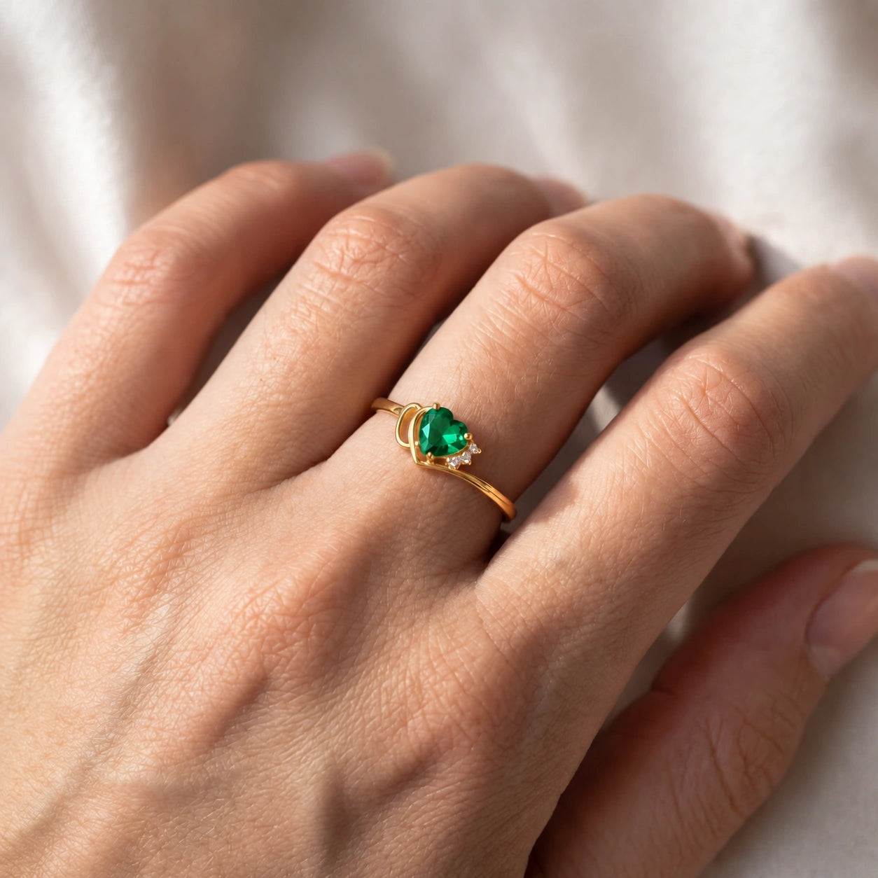 Yellow Gold Diamond & Emerald — Valeria