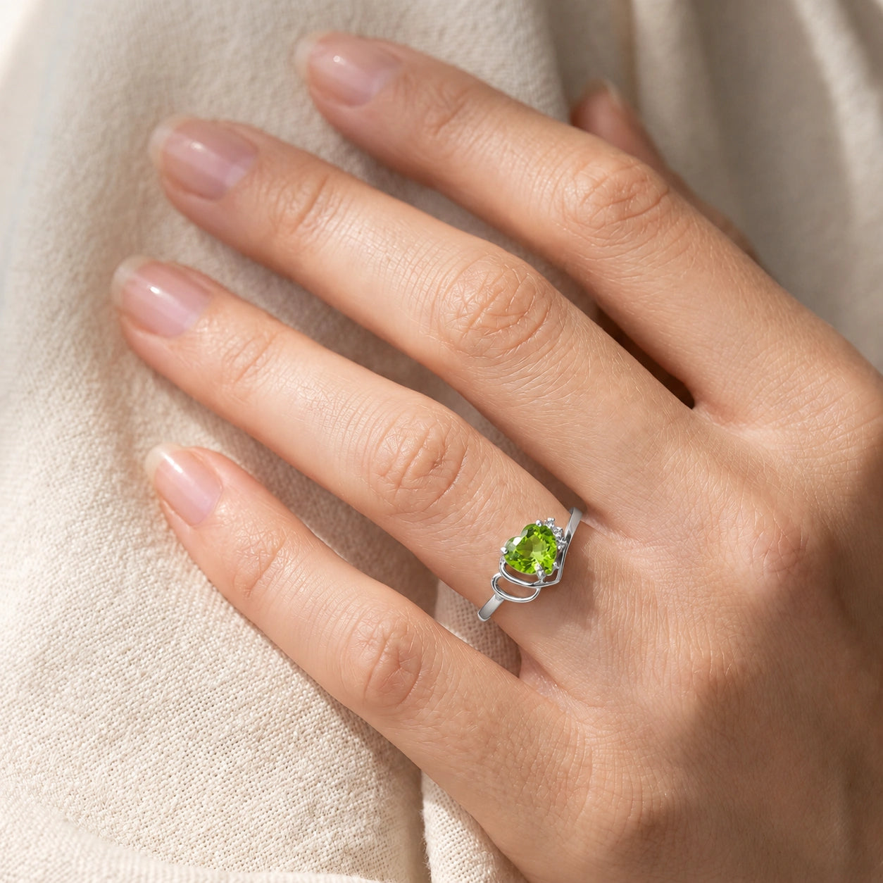 White Gold Diamond & Peridot — Valeria