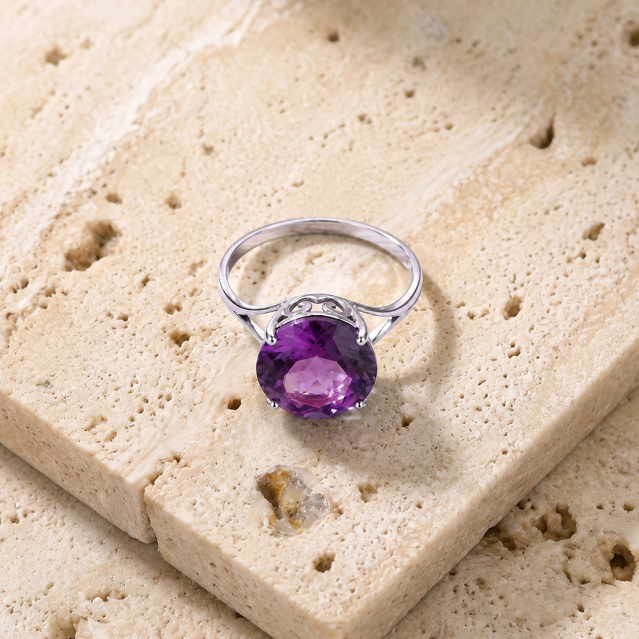 White Gold Reverie Ring Amethyst 10K — Stella