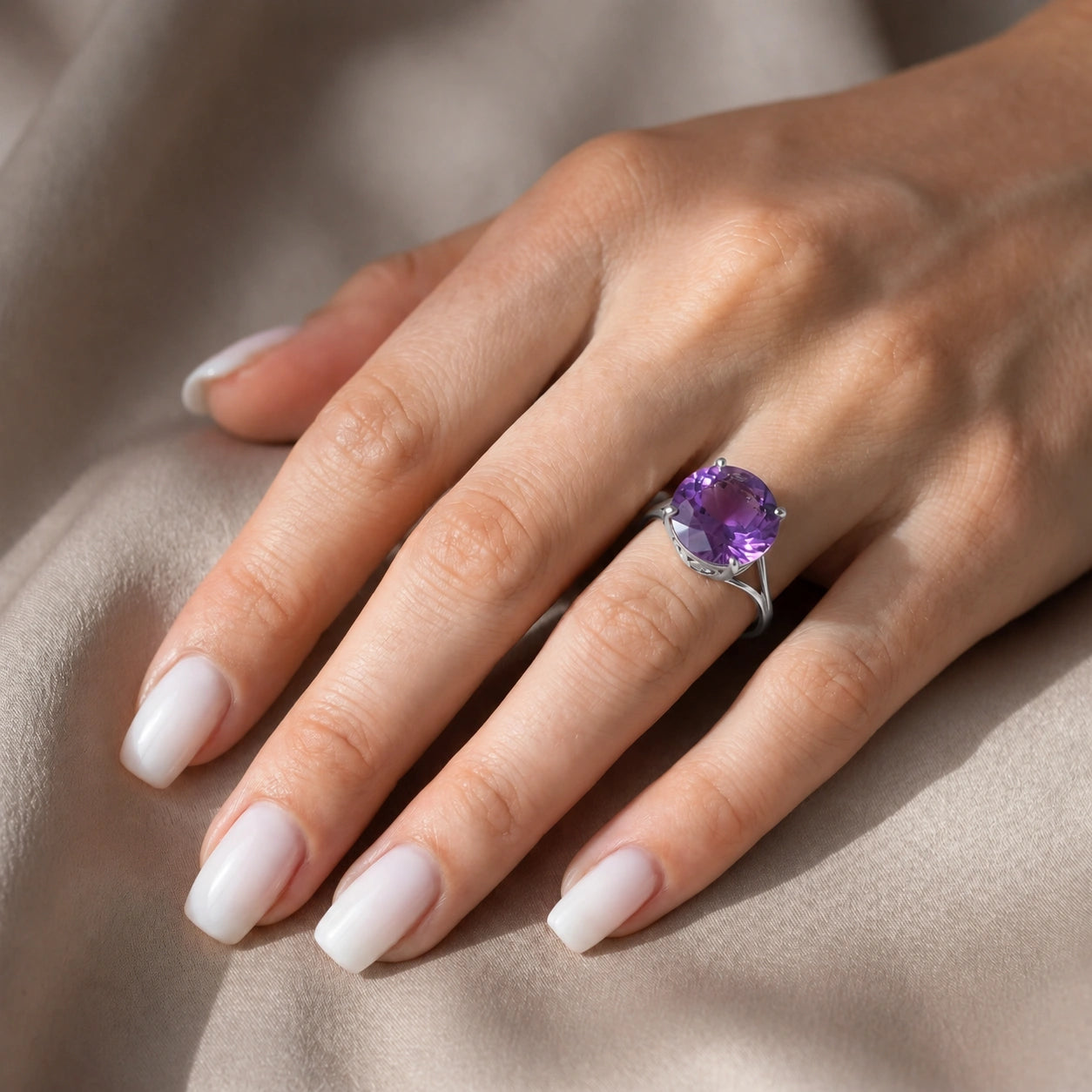White Gold Reverie Ring Amethyst 10K — Stella