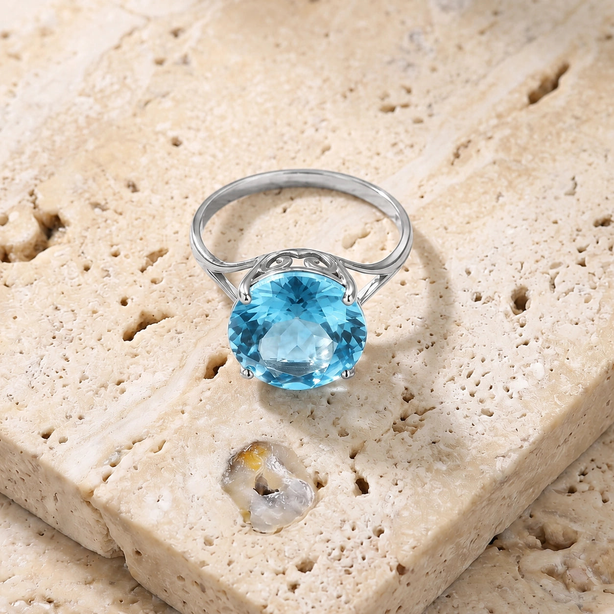 White Gold Reverie Ring Blue Topaz 10K — Stella