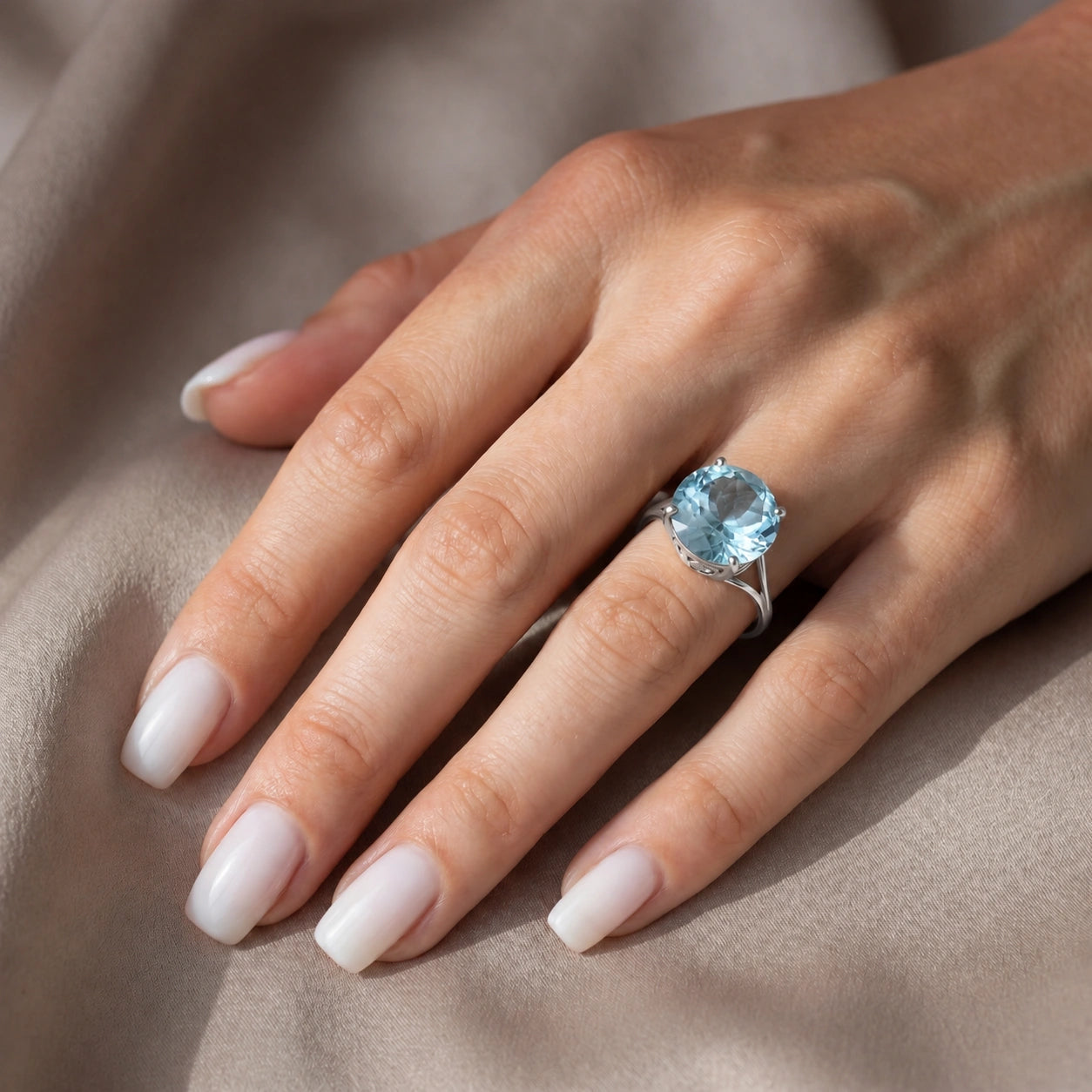 White Gold Reverie Ring Blue Topaz 10K — Stella