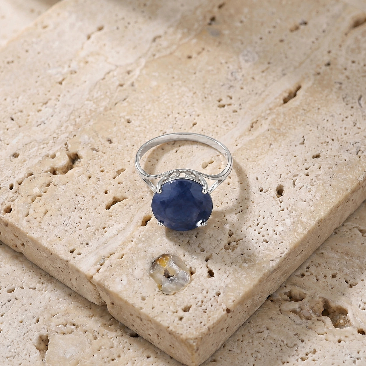 White Gold Reverie Ring Sapphire 10K — Stella