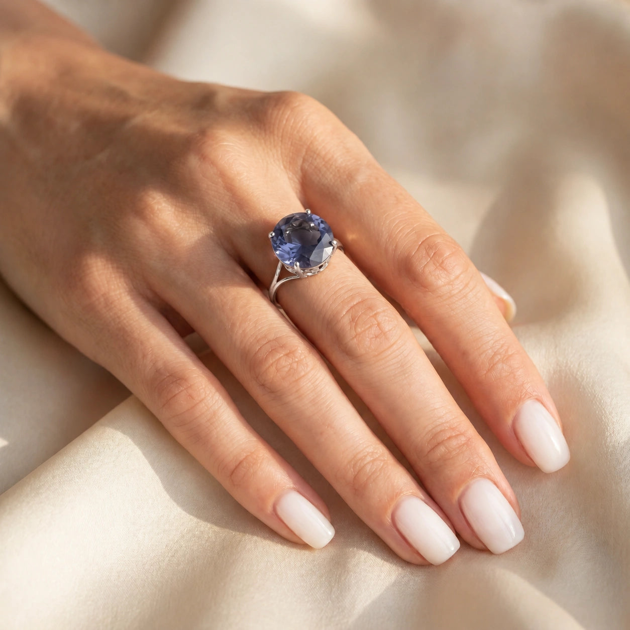 White Gold Reverie Ring Sapphire 10K — Stella