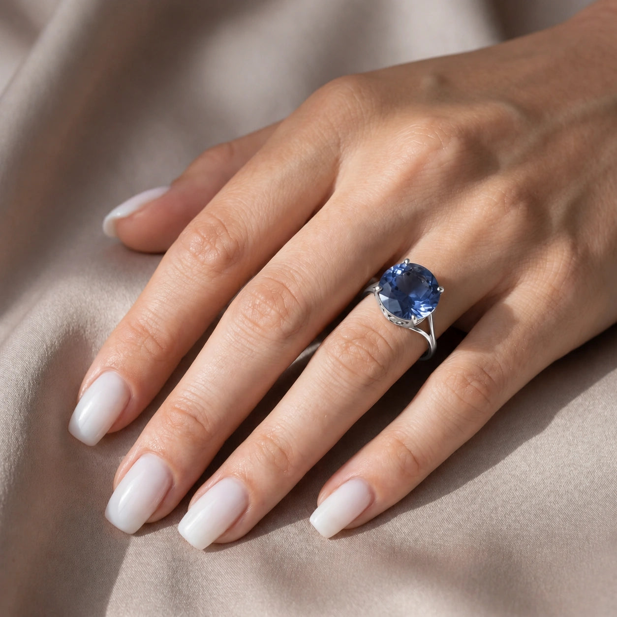 White Gold Reverie Ring Sapphire 10K — Stella