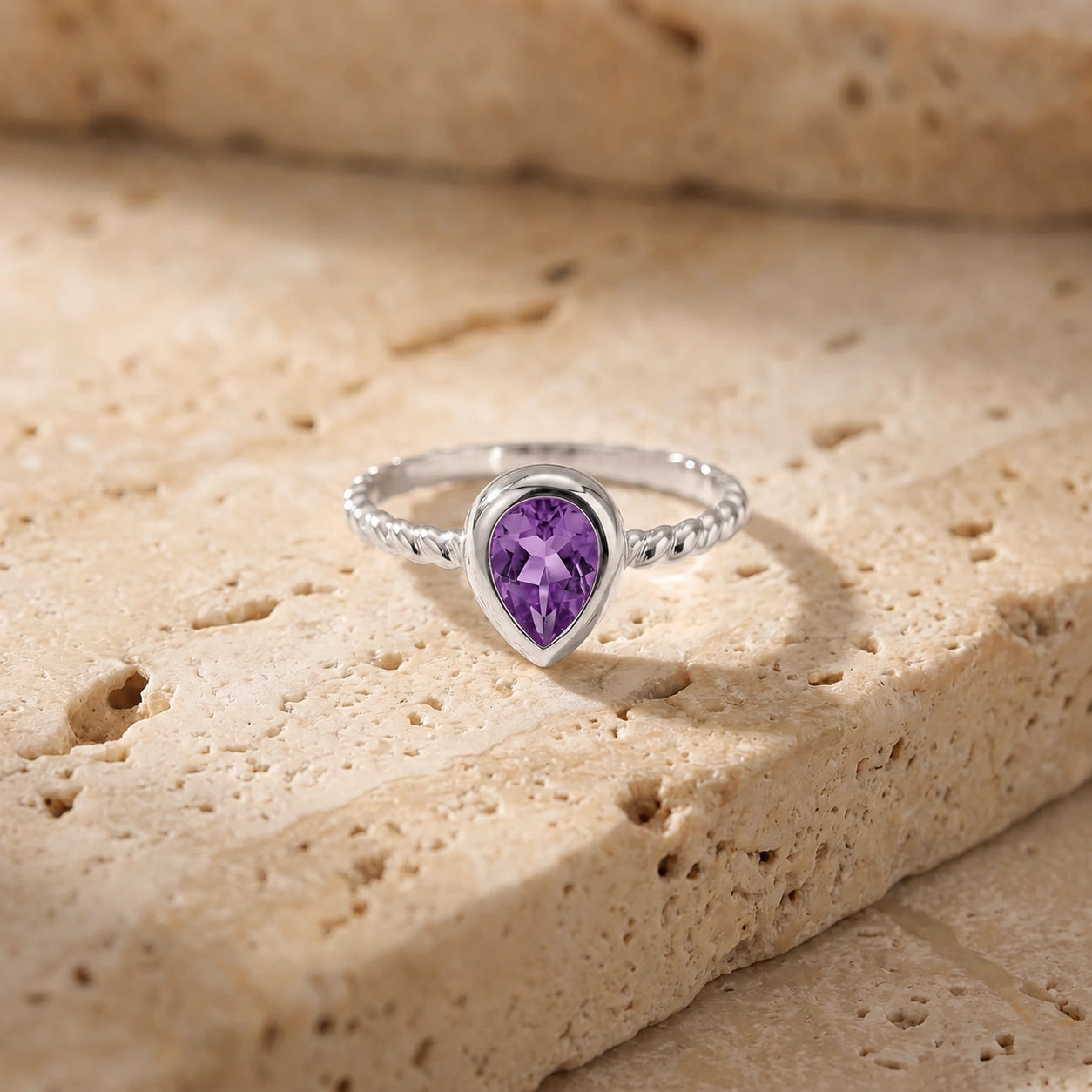 White Gold Bloom Ring Amethyst 10K — Colomba
