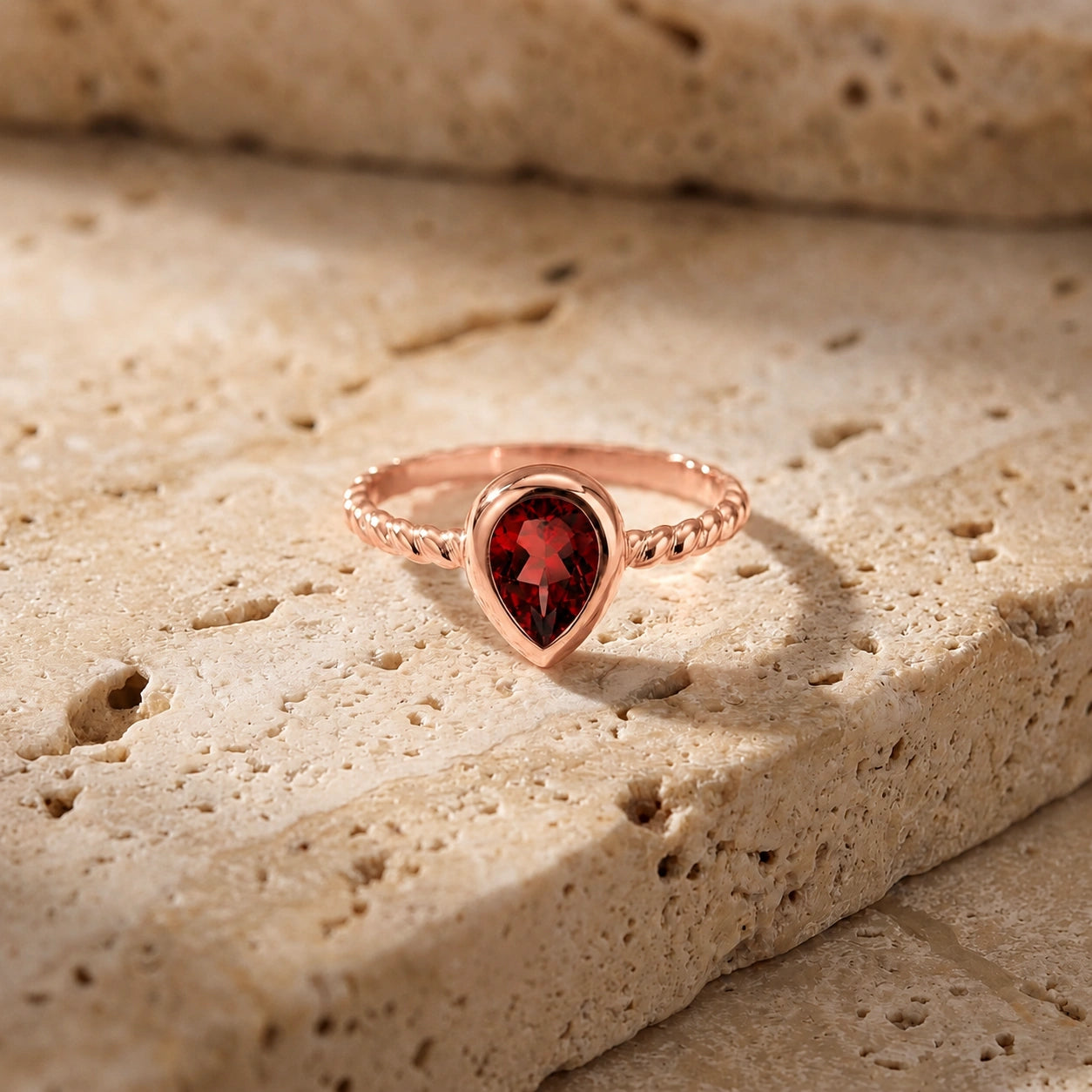 Rose Gold Bloom Ring Garnet 10K — Colomba