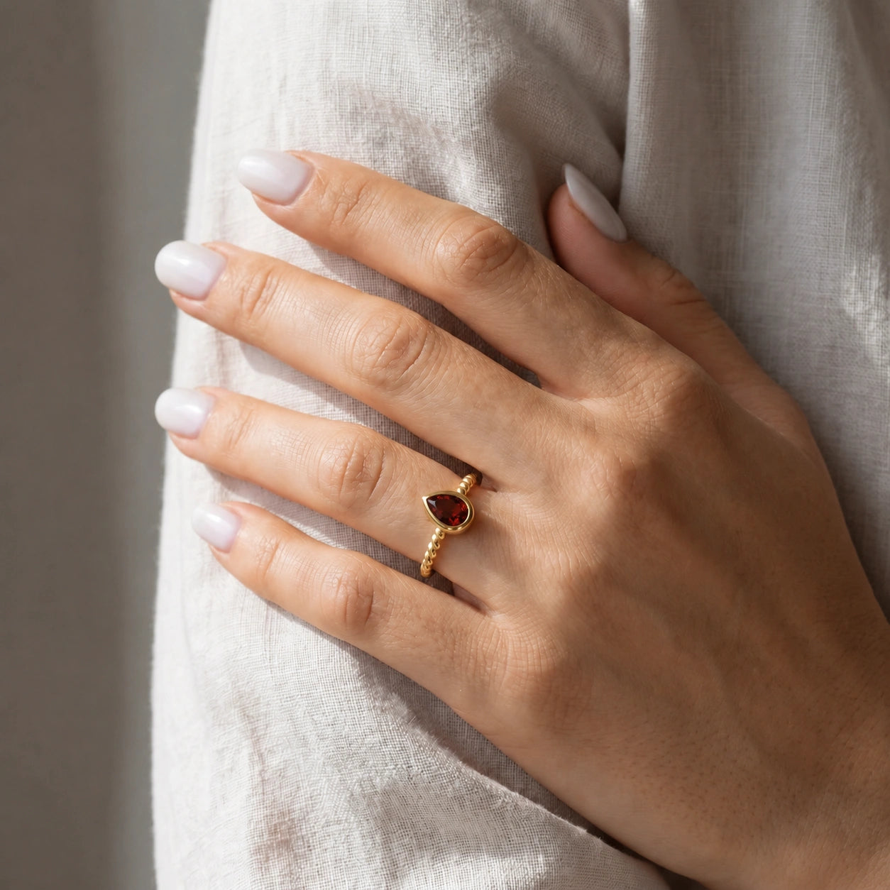 Yellow Gold Bloom Ring Garnet 10K — Colomba