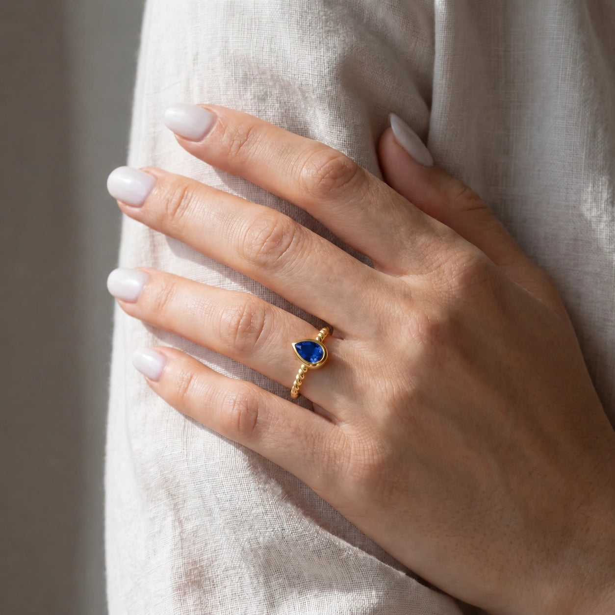 Yellow Gold Bloom Ring Sapphire 10K — Colomba