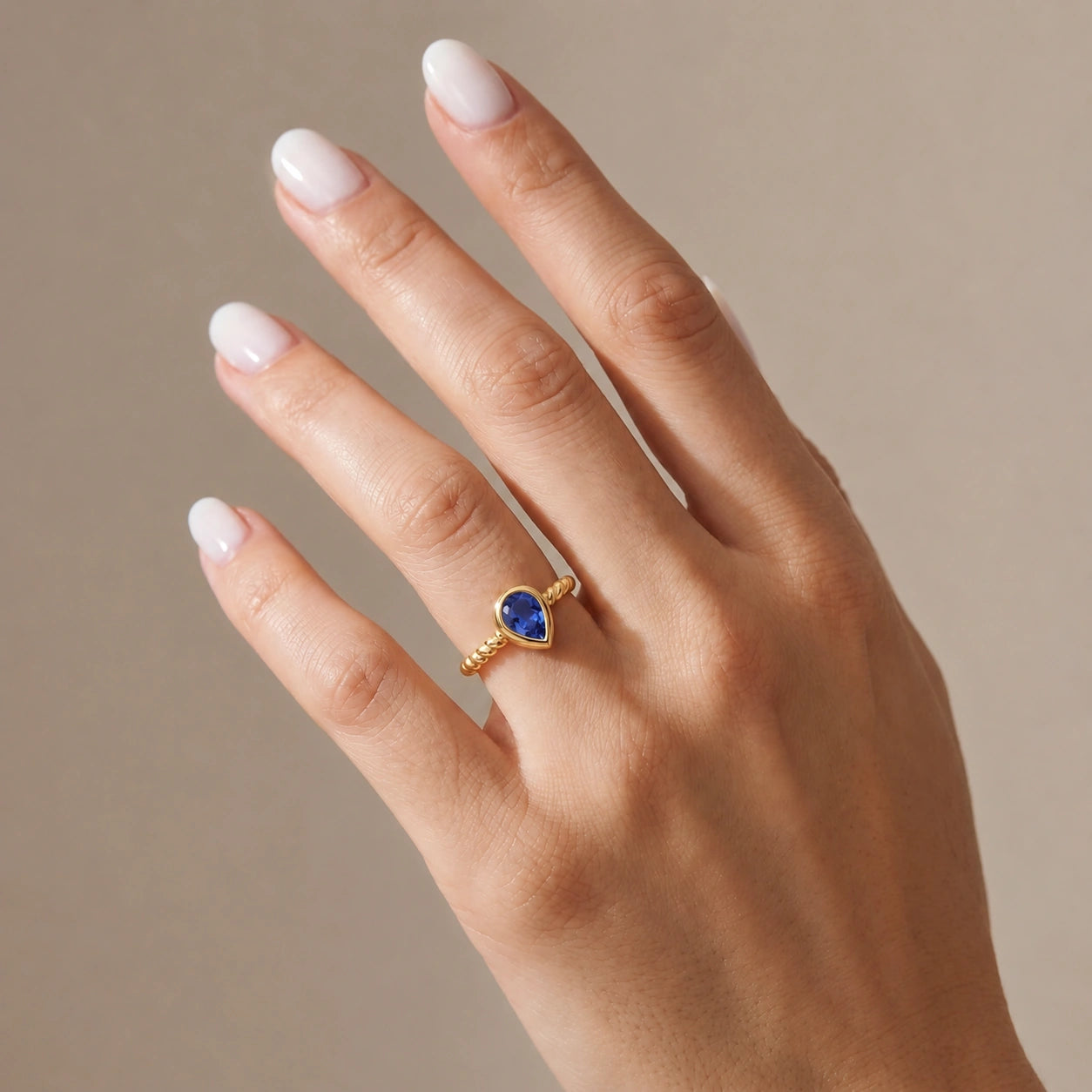 Yellow Gold Bloom Ring Sapphire 10K — Colomba