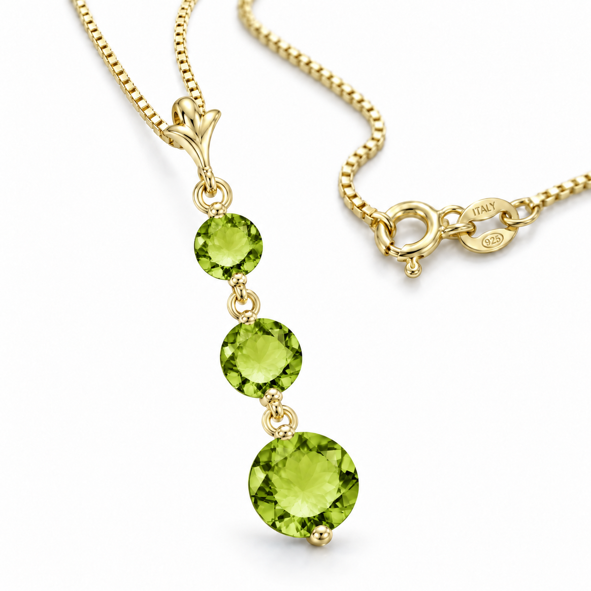 Yellow Gold Provvidenza natural peridot necklace, shown with chain and clasp detail.