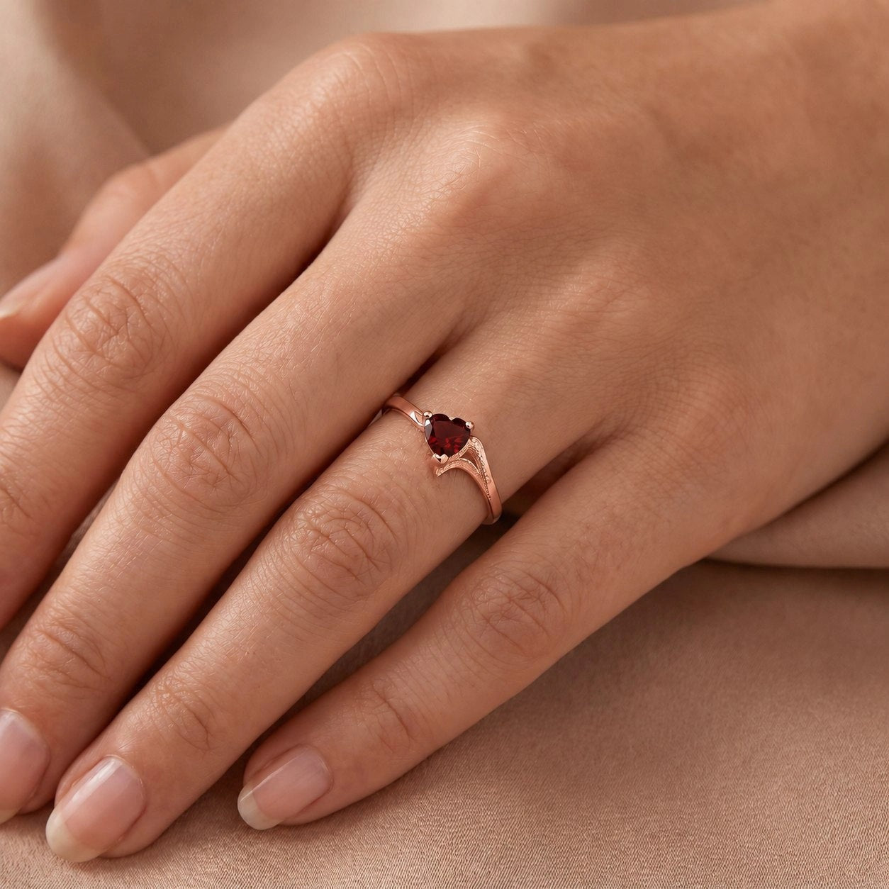 Rose Gold Eternal Ring Garnet 10K — Elena