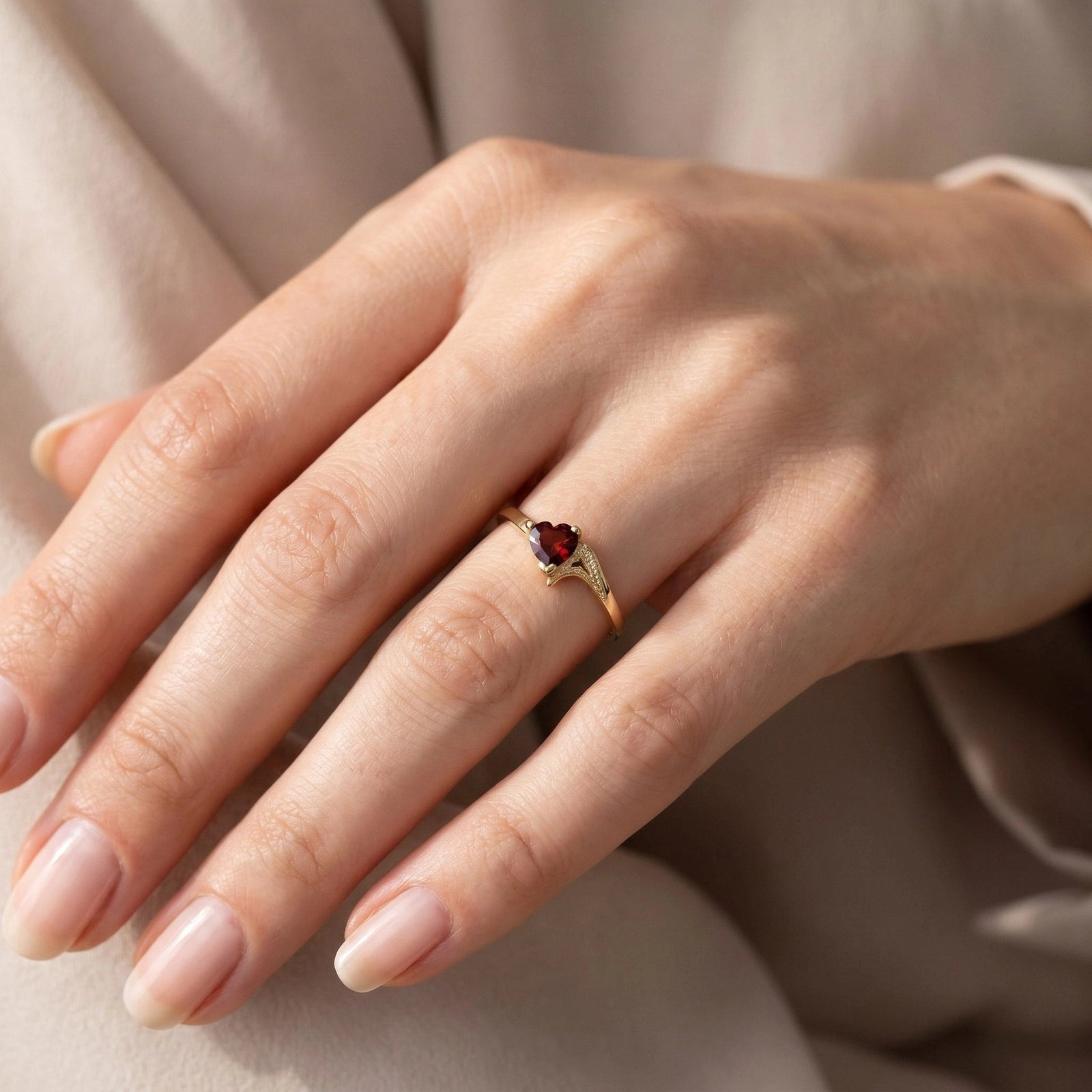 Yellow Gold Eternal Ring Garnet 10K — Elena