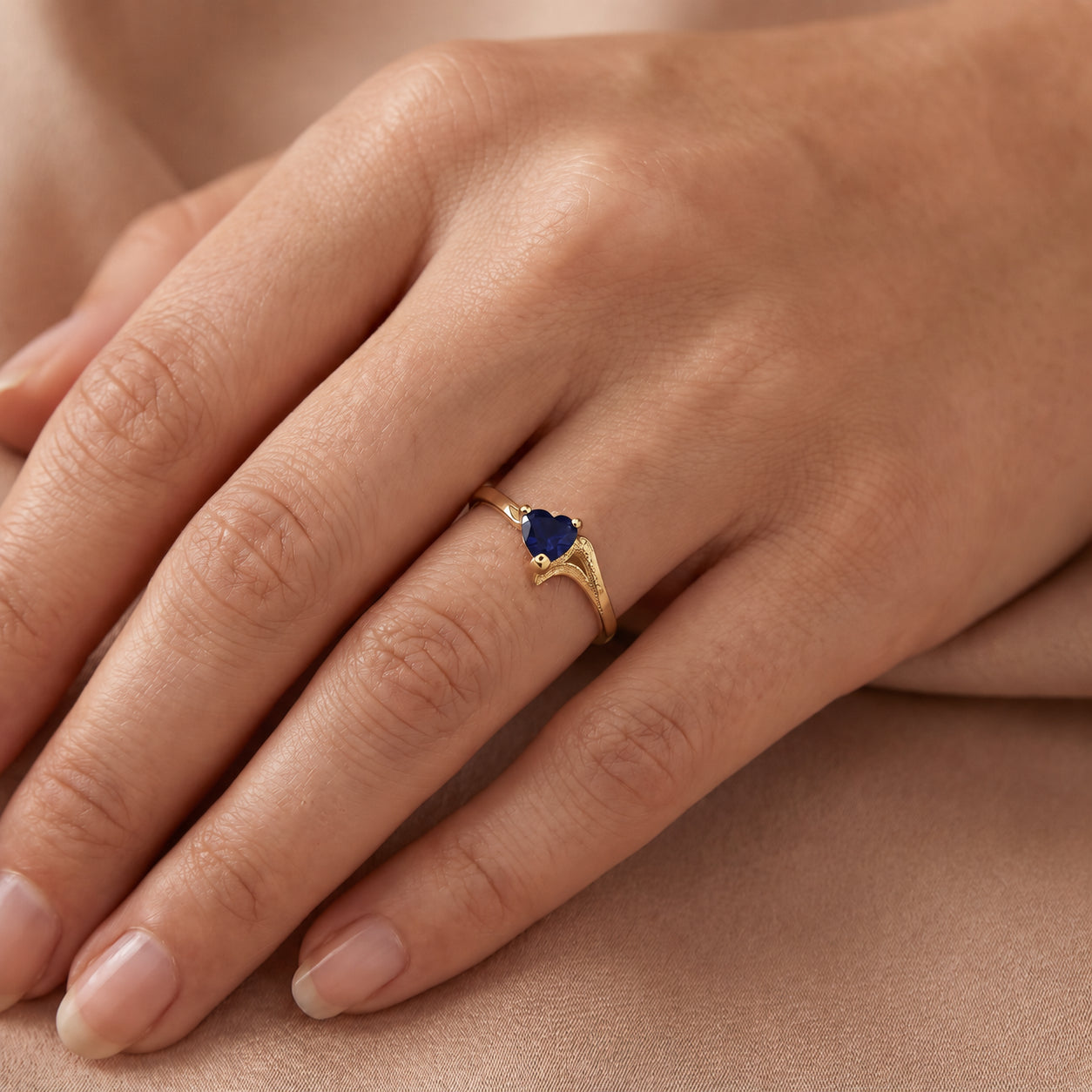 Yellow Gold Eternal Ring Emerald 10K — Elena