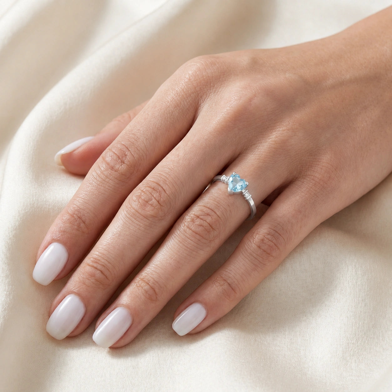 White Gold Diamond & Aquamarine — Viola