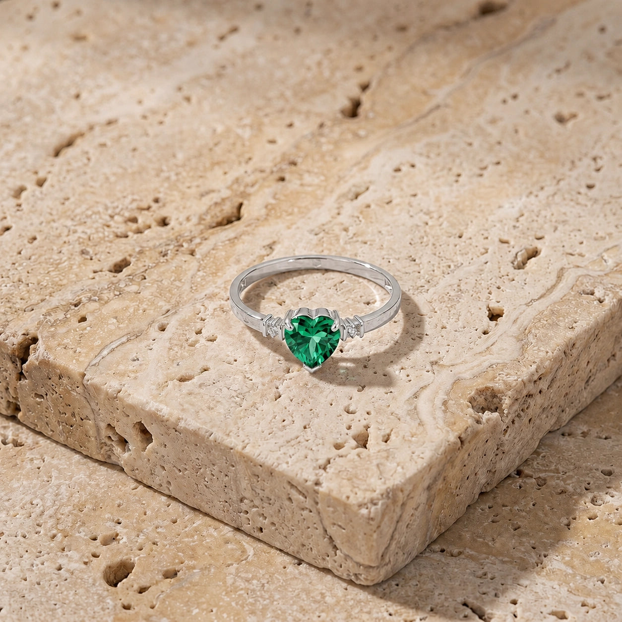 White Gold Diamond & Emerald — Viola