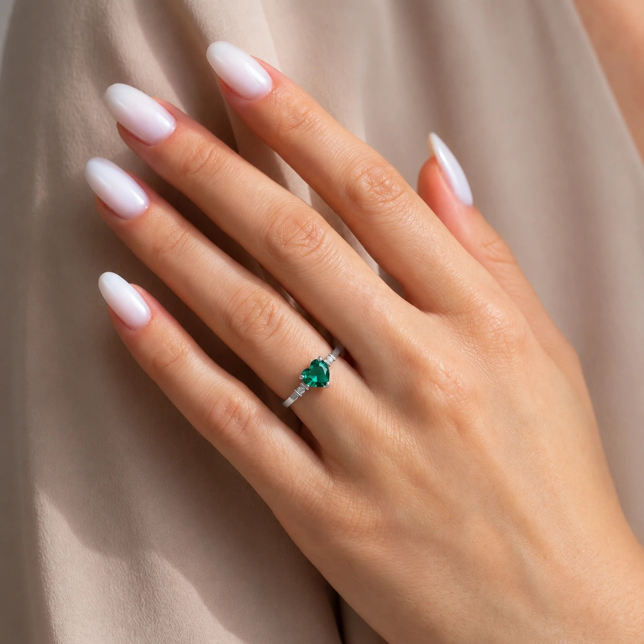 White Gold Diamond & Emerald — Viola