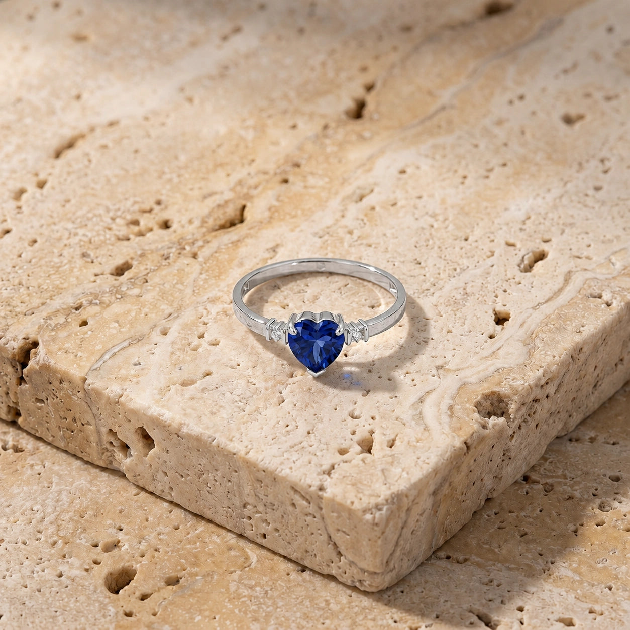 White Gold Diamond & Sapphire — Viola