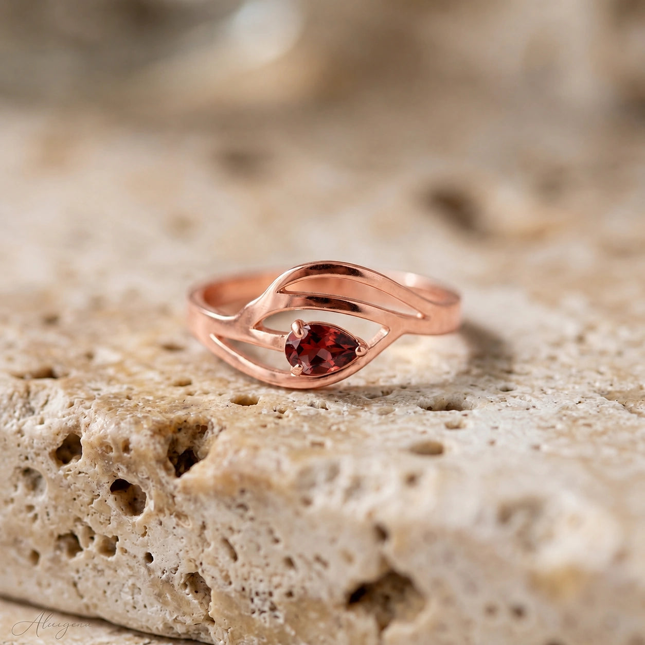 Rose Gold Garnet — Violante