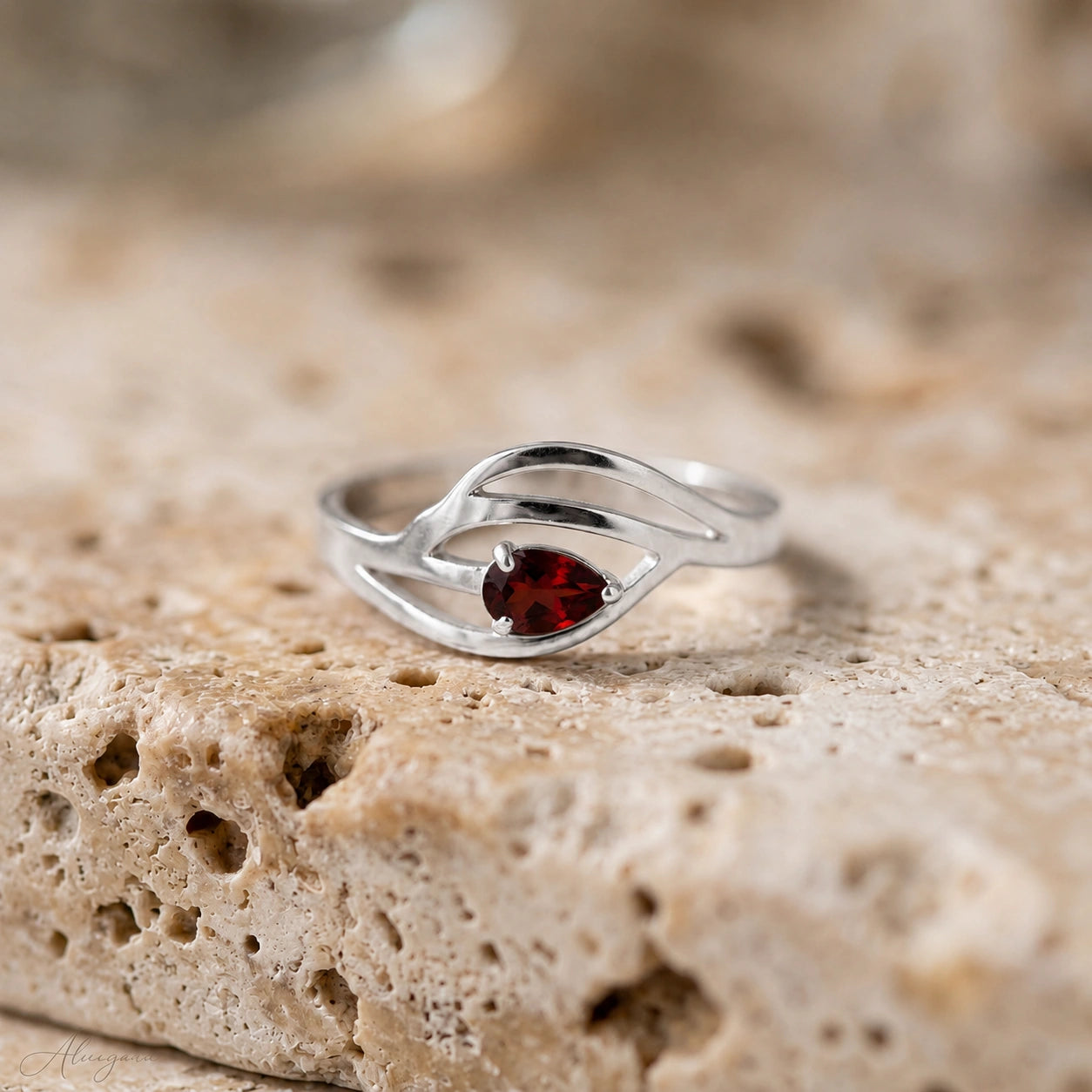 White Gold Garnet — Violante