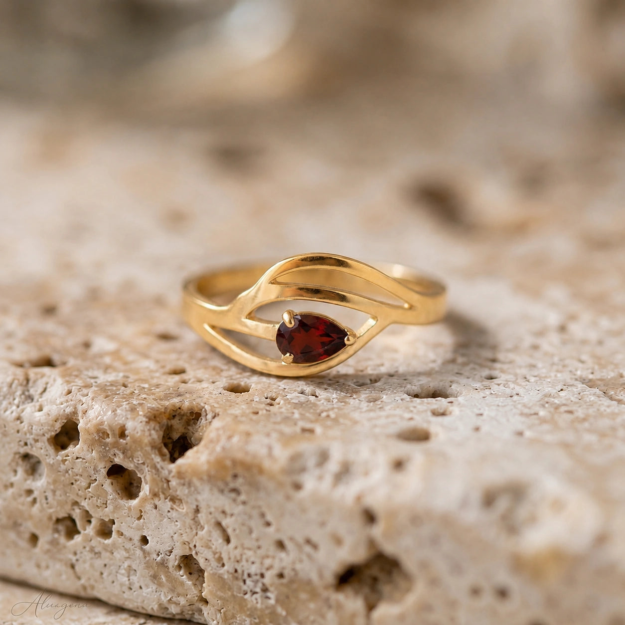Yellow Gold Garnet — Violante