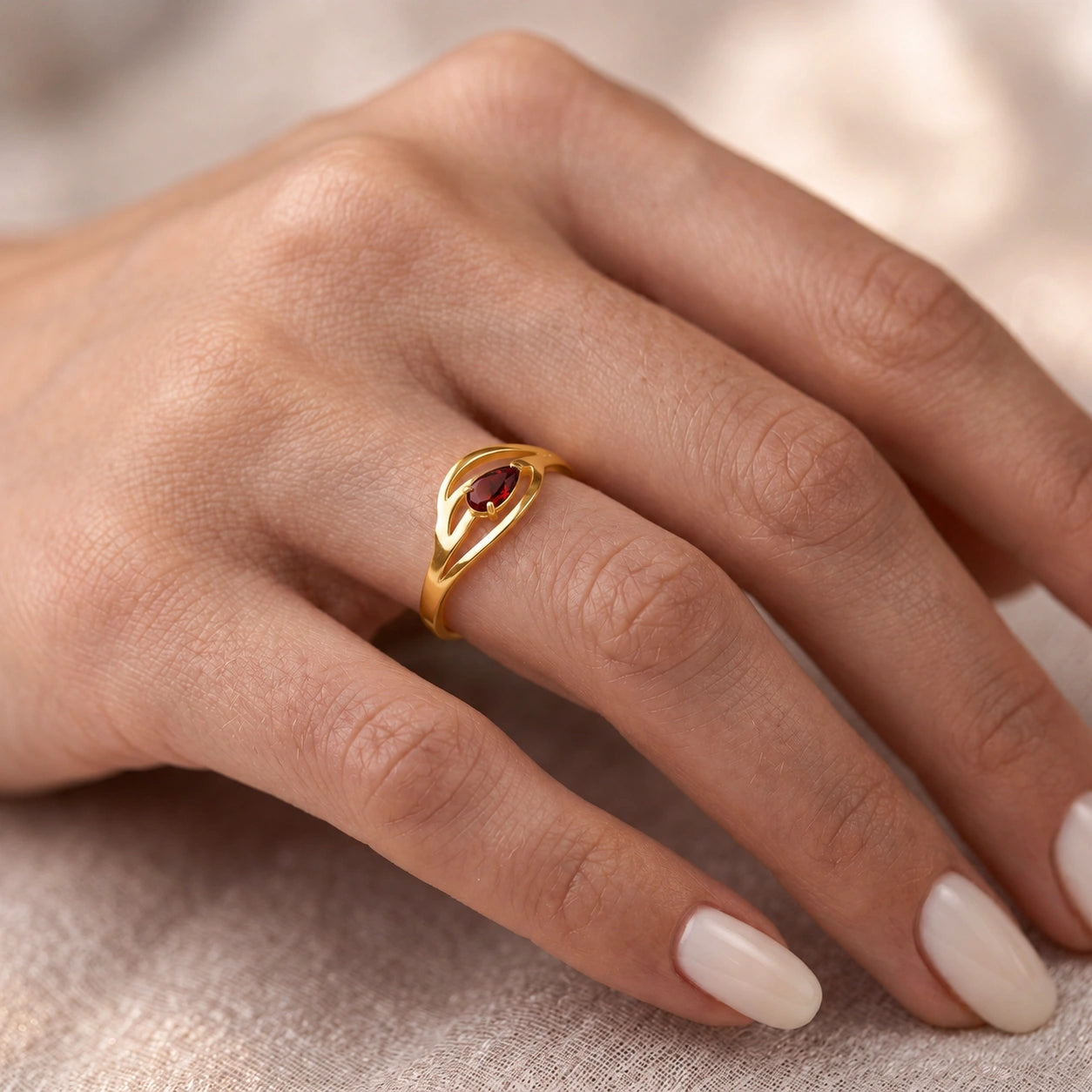Yellow Gold Garnet — Violante
