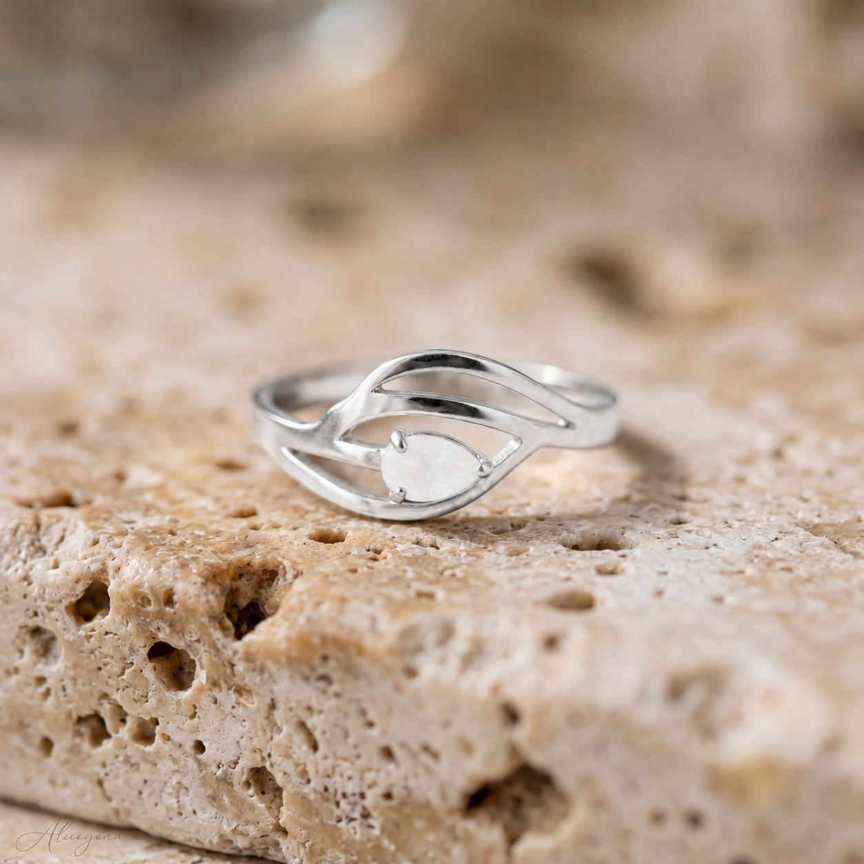 White Gold Opal — Violante