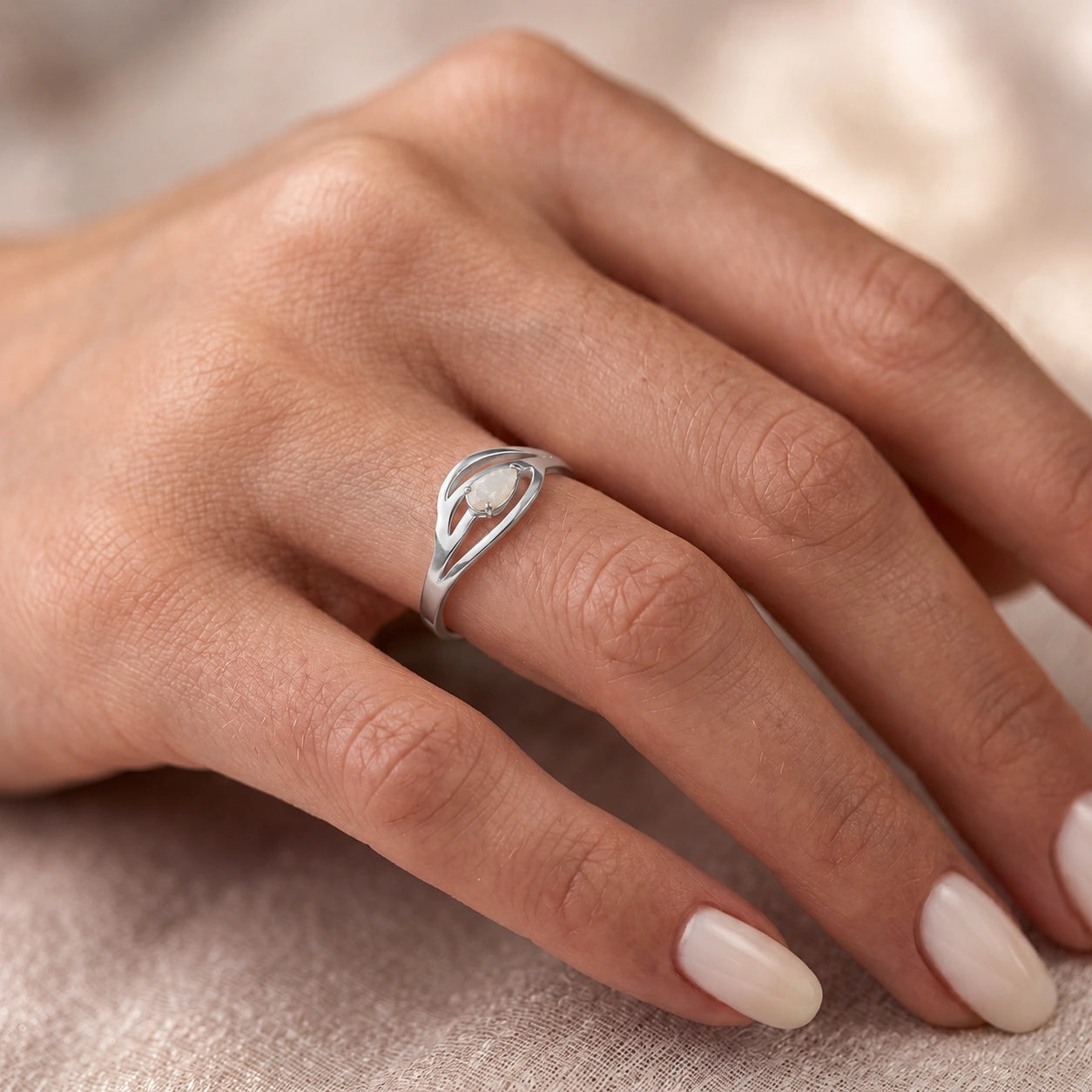 White Gold Opal — Violante
