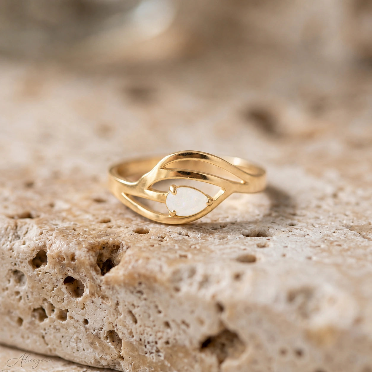 Yellow Gold Opal — Violante