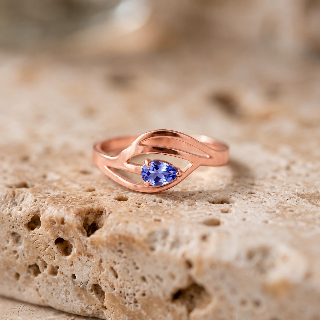 Rose Gold Tanzanite — Violante
