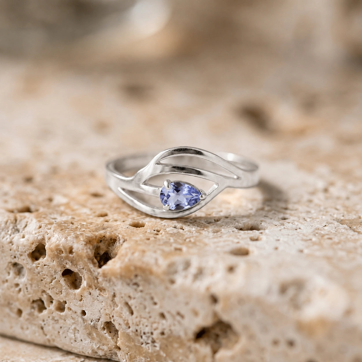 White Gold Tanzanite — Violante