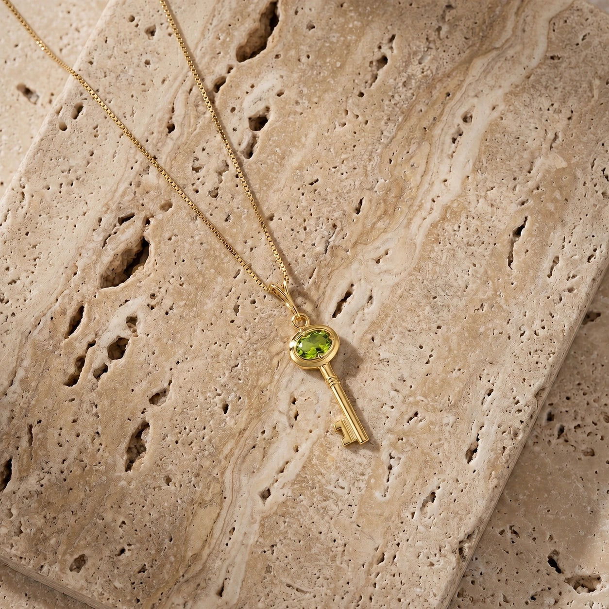 Yellow Gold Pendant Necklace Peridot 10K — Marcella