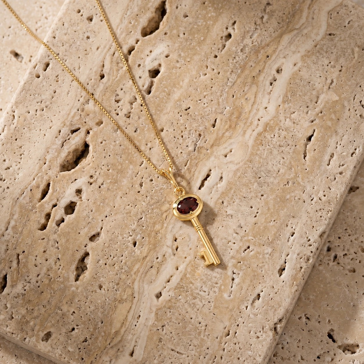 Yellow Gold Pendant Necklace Garnet 10K — Marcella