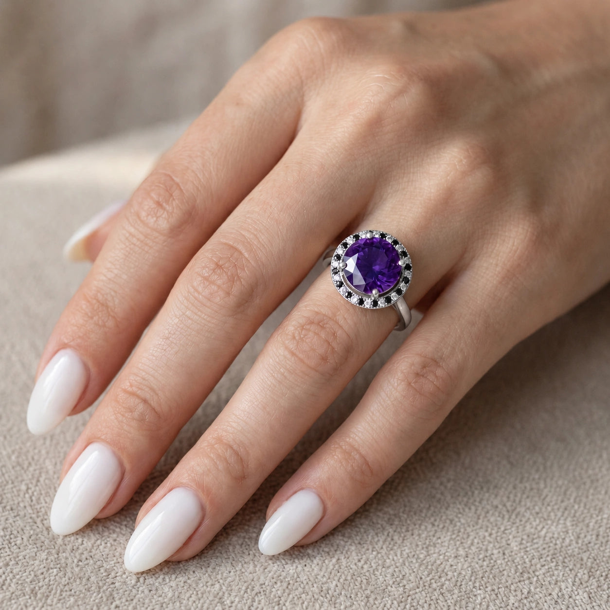 White Gold Ring Amethyst 10K — Eleonora