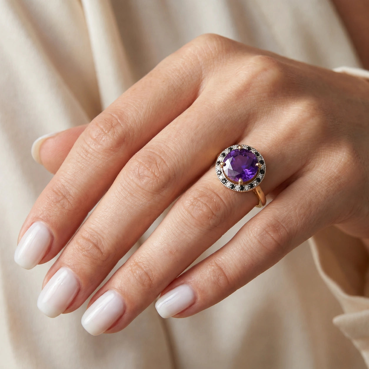 Yellow Gold Ring Amethyst 10K — Eleonora