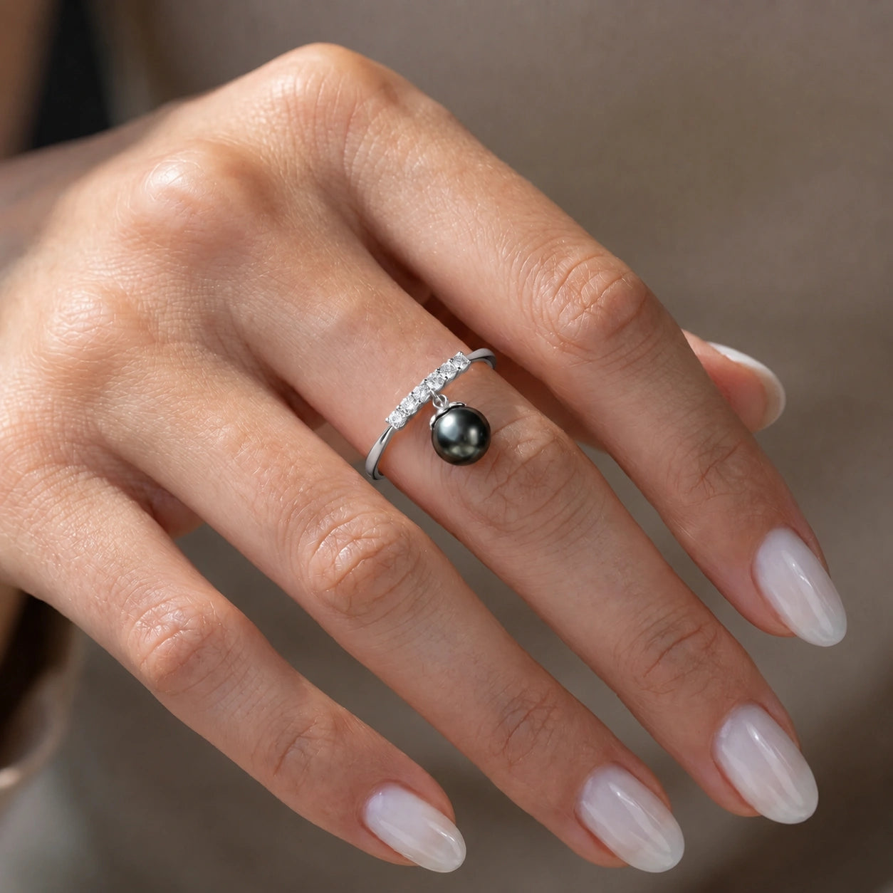 White Gold Black Pearl & Diamond — Vitalba