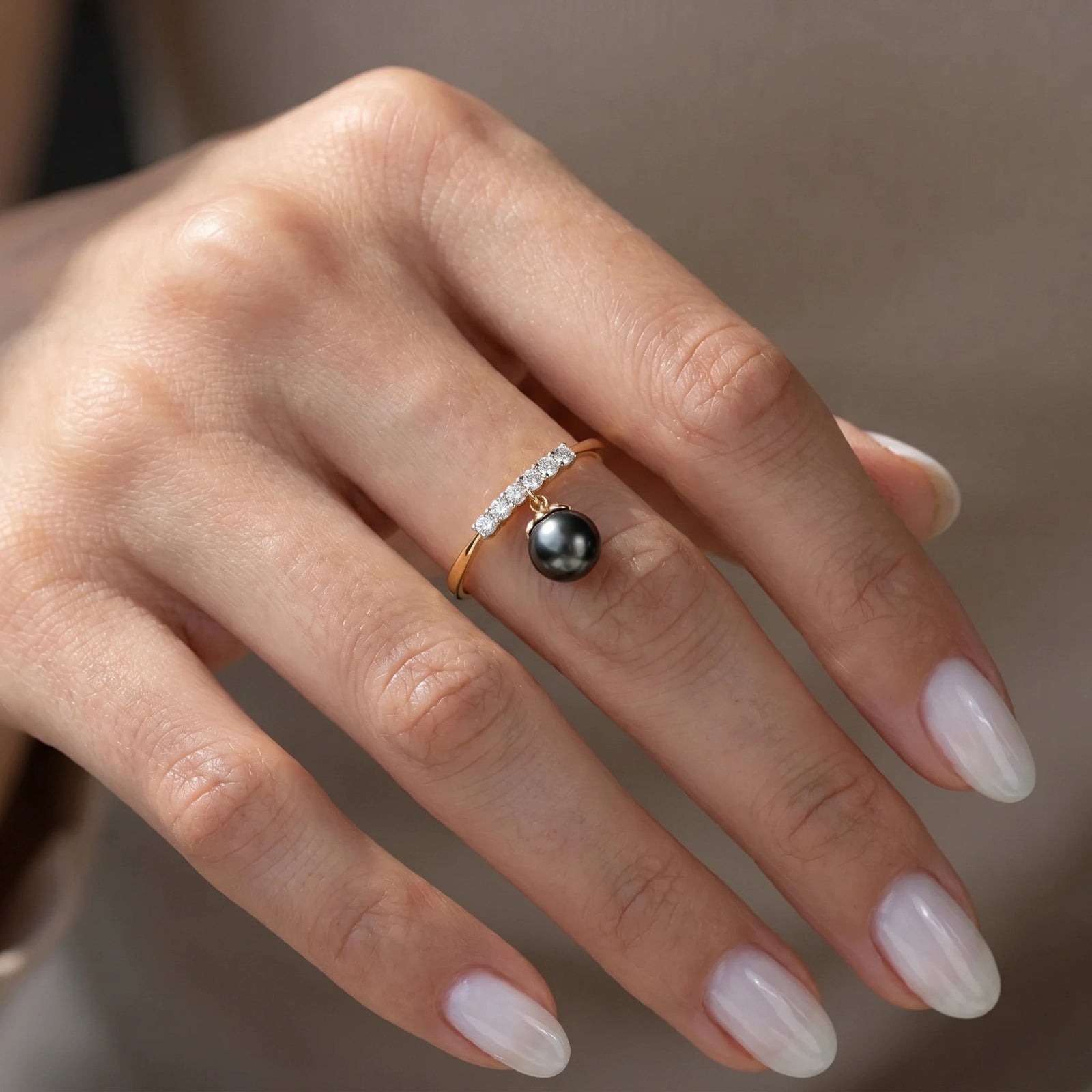 Yellow Gold Black Pearl & Diamond — Vitalba