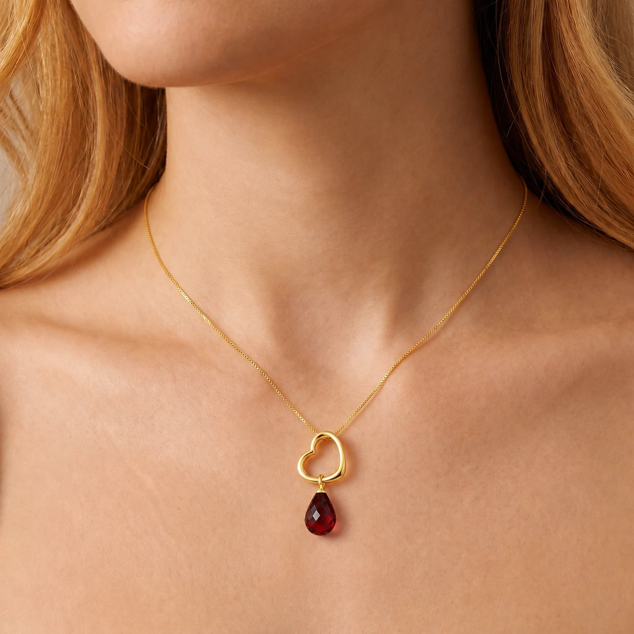 Yellow Gold Celeste Pendant Necklace Garnet 10K — Giuseppa