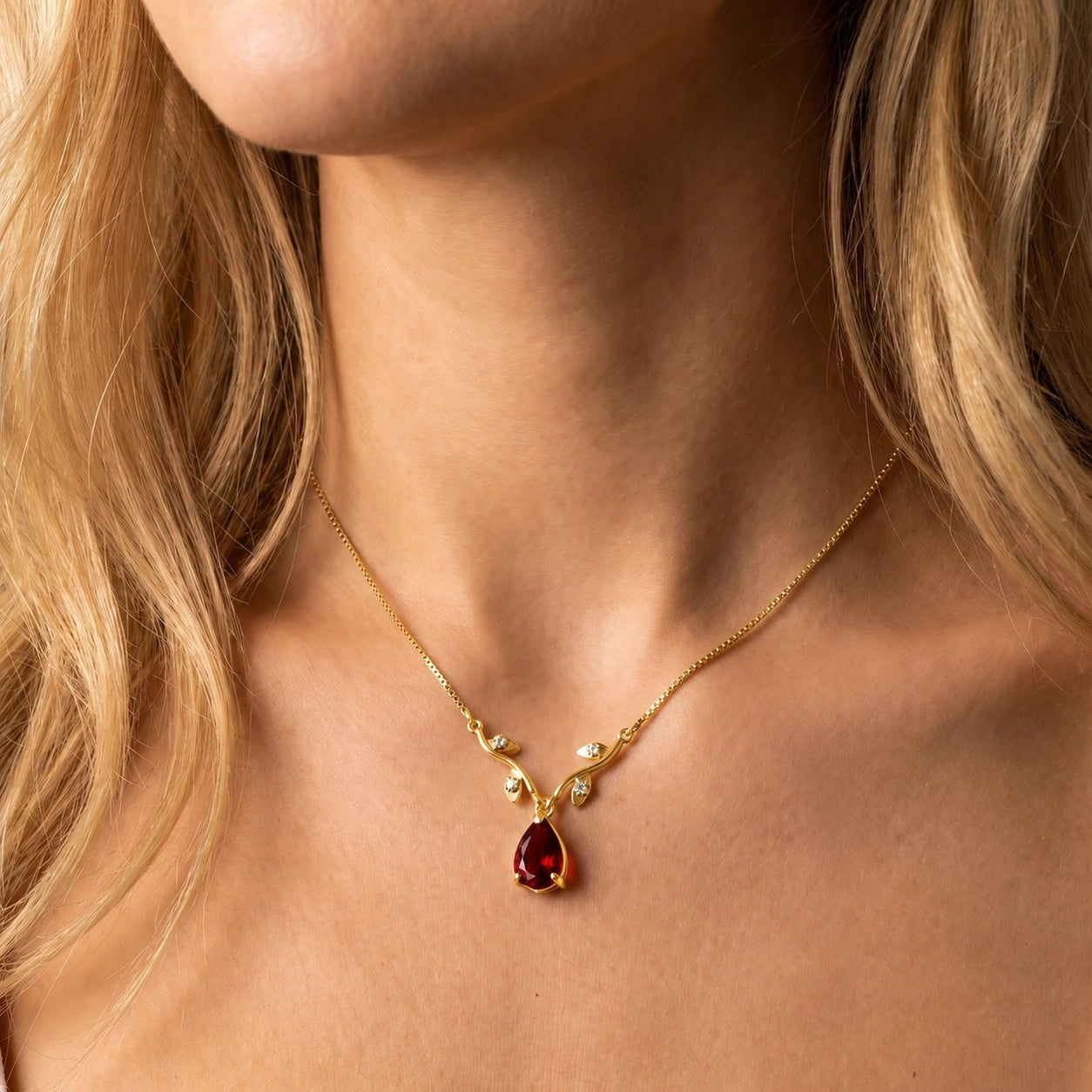 Yellow Gold Heat Necklace Garnet 10K — Serafina