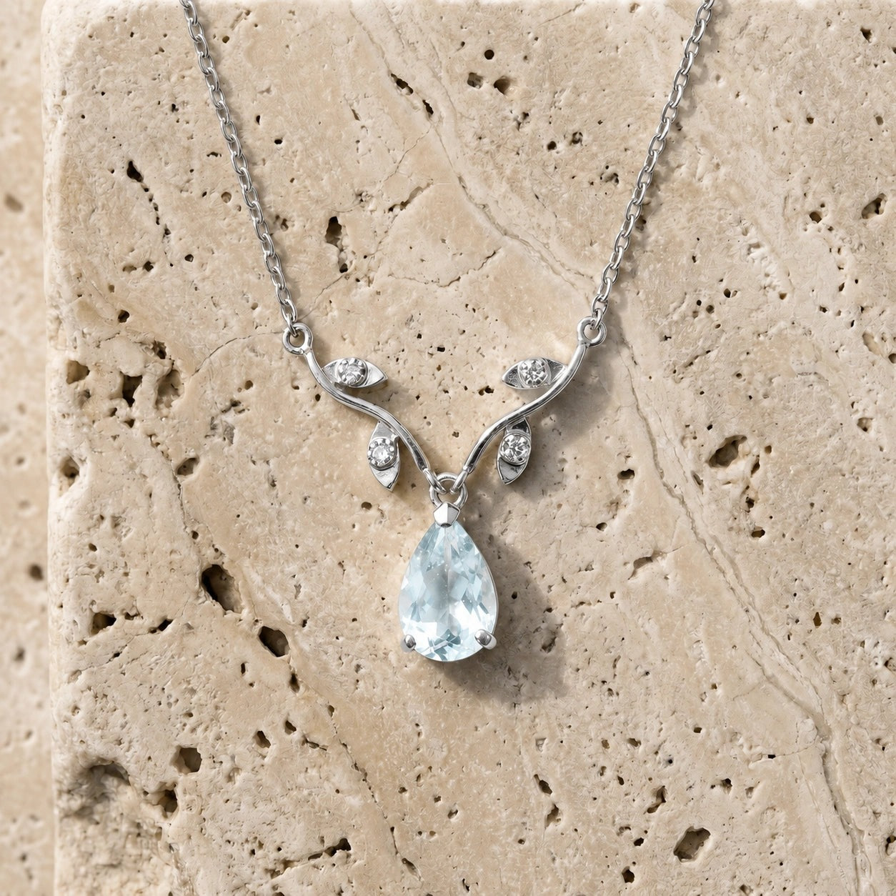 White Gold Heat Necklace Aquamarine 10K — Serafina