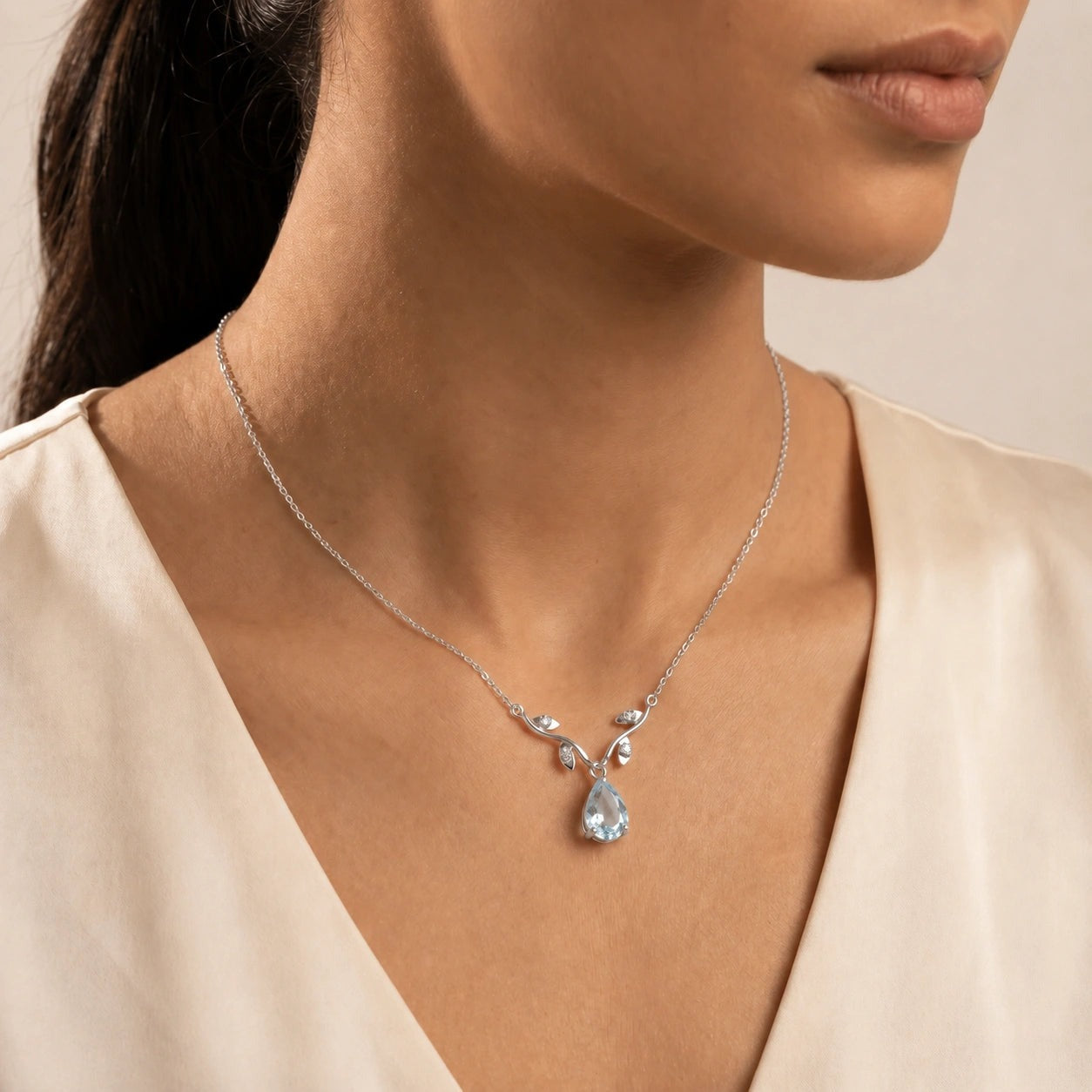 White Gold Heat Necklace Aquamarine 10K — Serafina