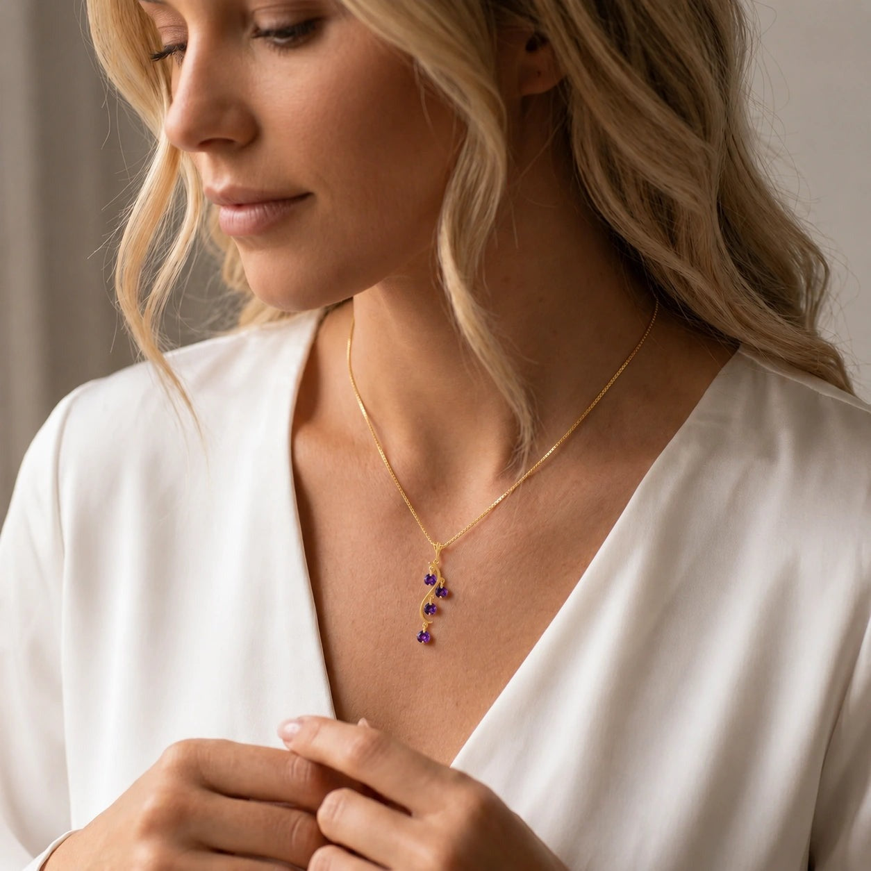 Yellow Gold Aura Pendant Necklace Blue Topaz 10K — Nives