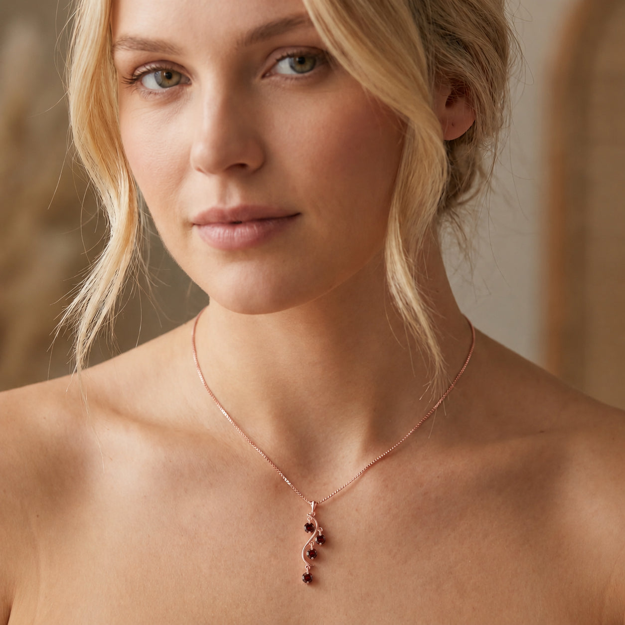 Rose Gold Aura Pendant Necklace Garnet 10K — Nives