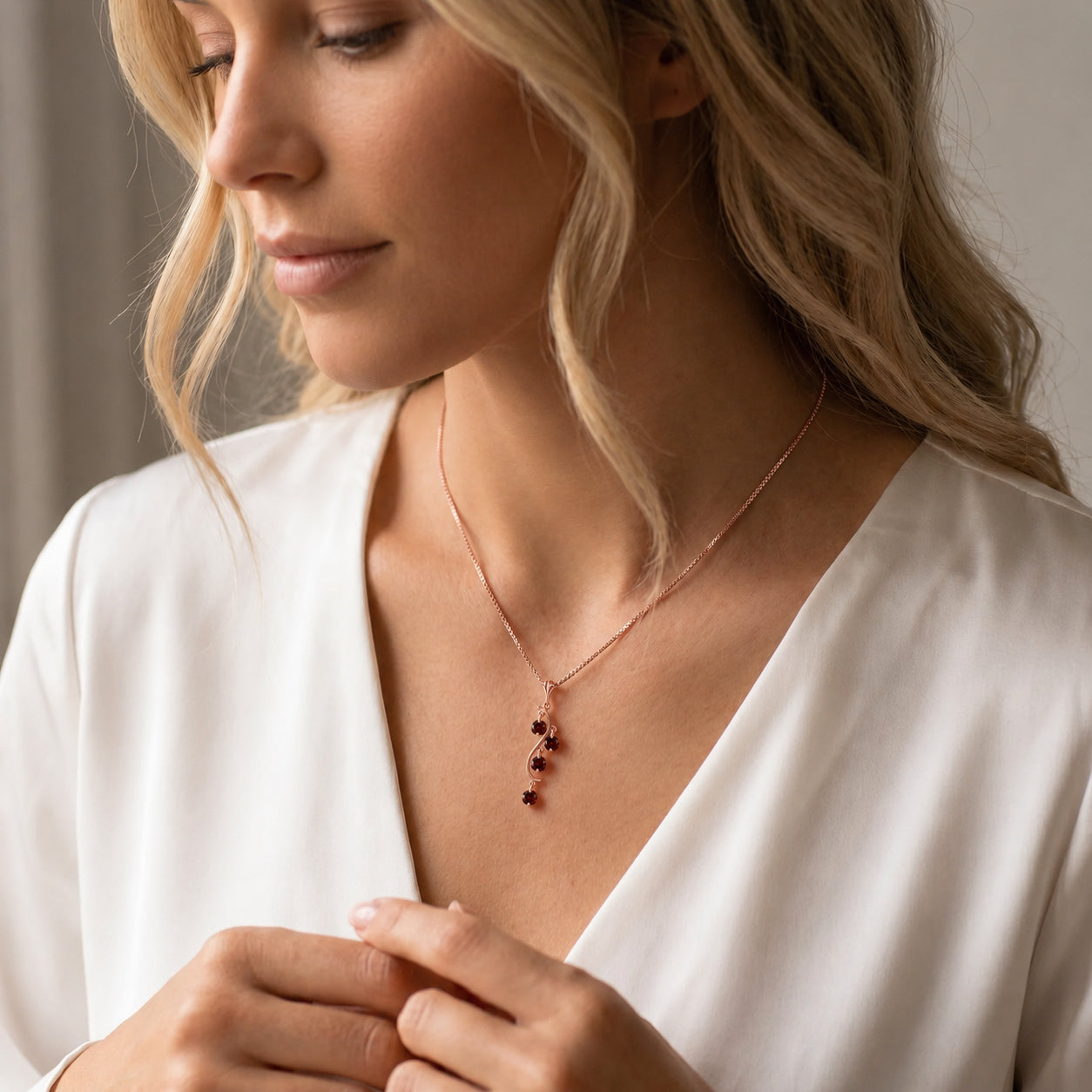 Rose Gold Aura Pendant Necklace Garnet 10K — Nives