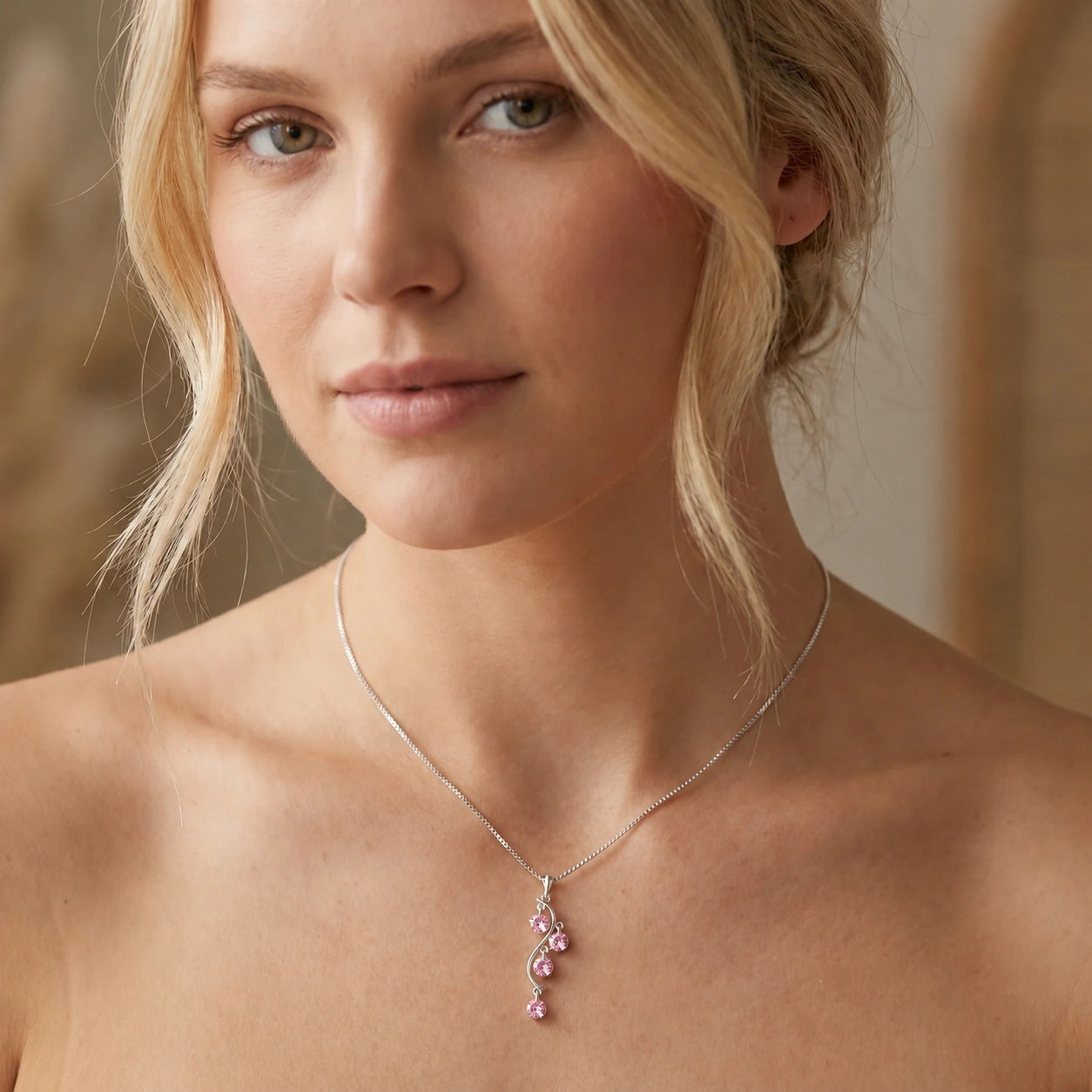 White Gold Aura Pendant Necklace Garnet 10K — Nives