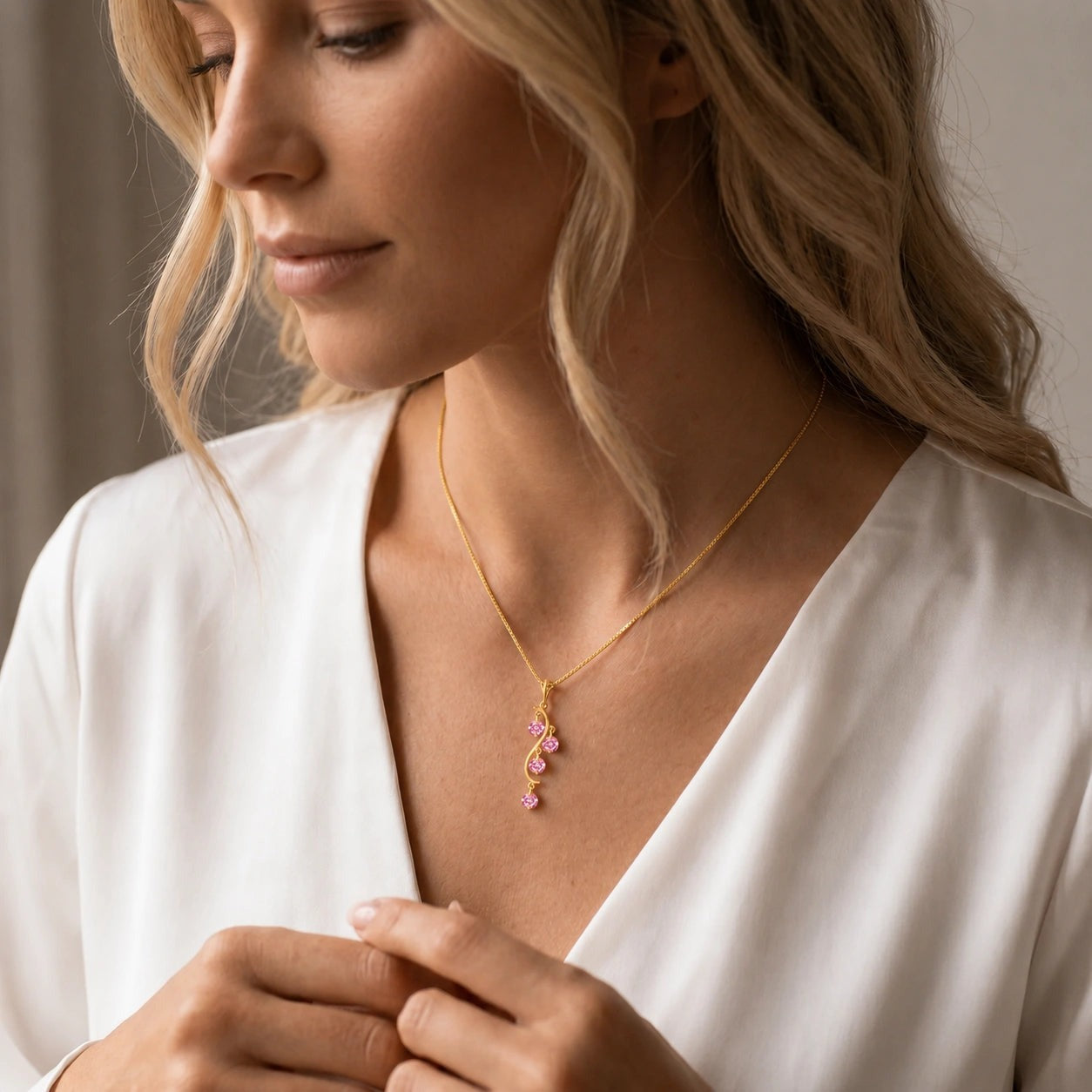 Yellow Gold Aura Pendant Necklace Garnet 10K — Nives
