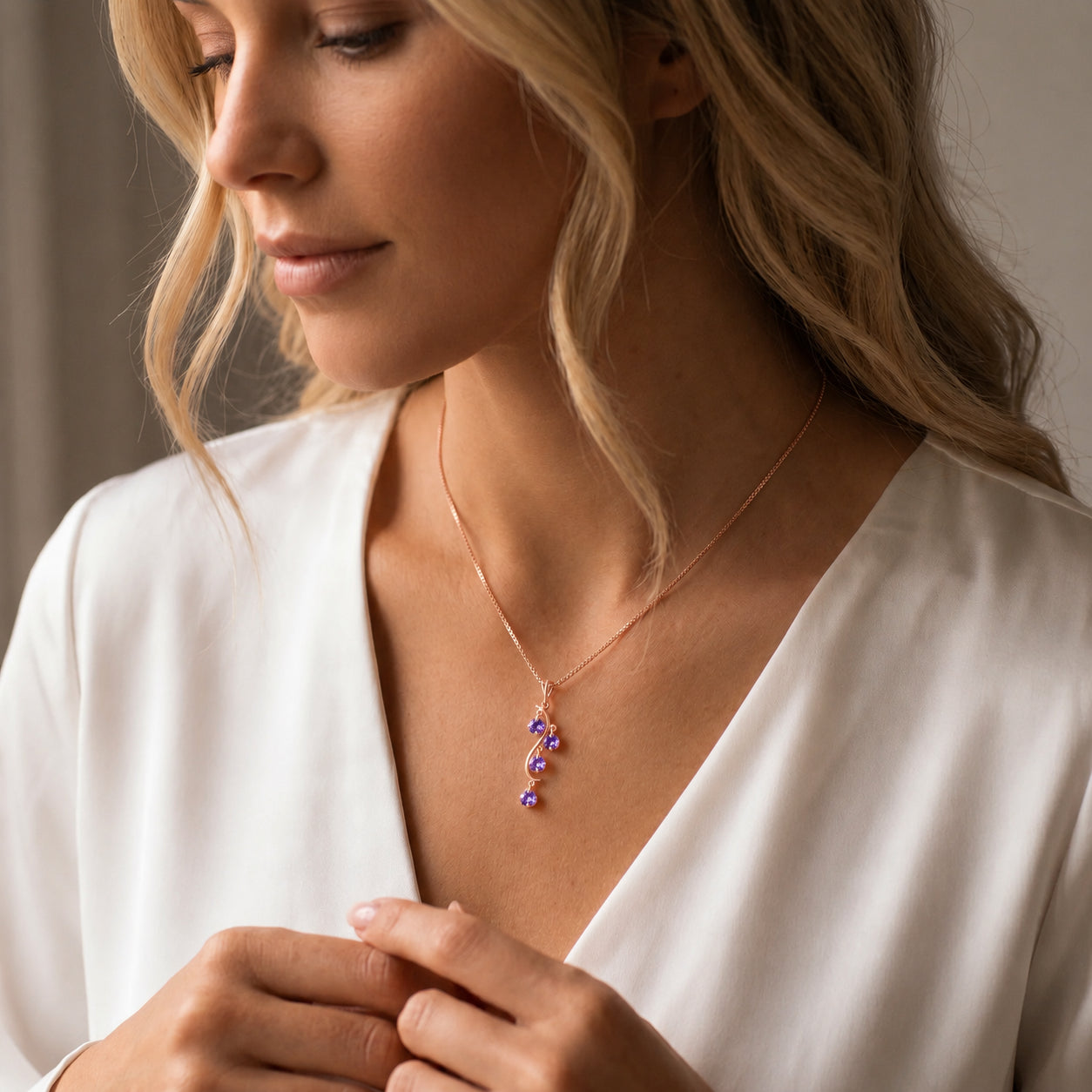 Rose Gold Aura Pendant Necklace Tanzanite 10K — Nives