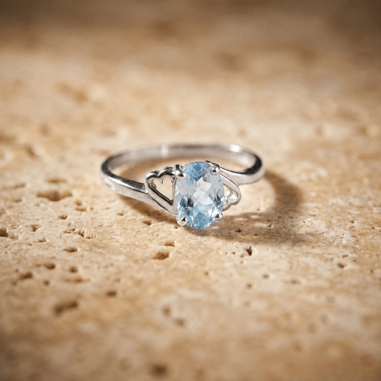 White Gold Classic Ring Blue Topaz 10K — Altea