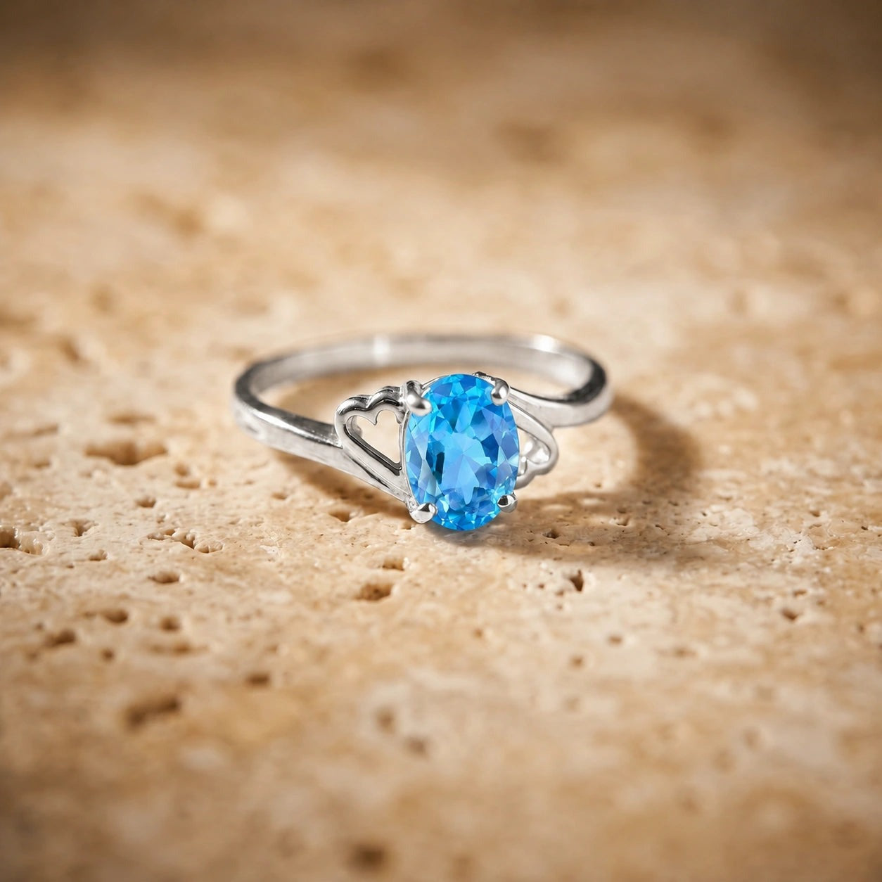 White Gold Classic Ring Blue Topaz 10K — Altea
